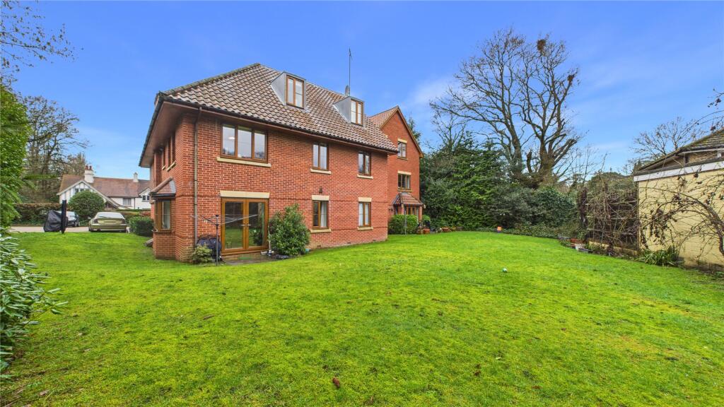 Waverley Close, Camberley, Surrey, GU15 photo 2