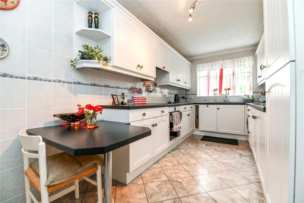 Herbert Road, New Milton, Hampshire, BH25 photo 2