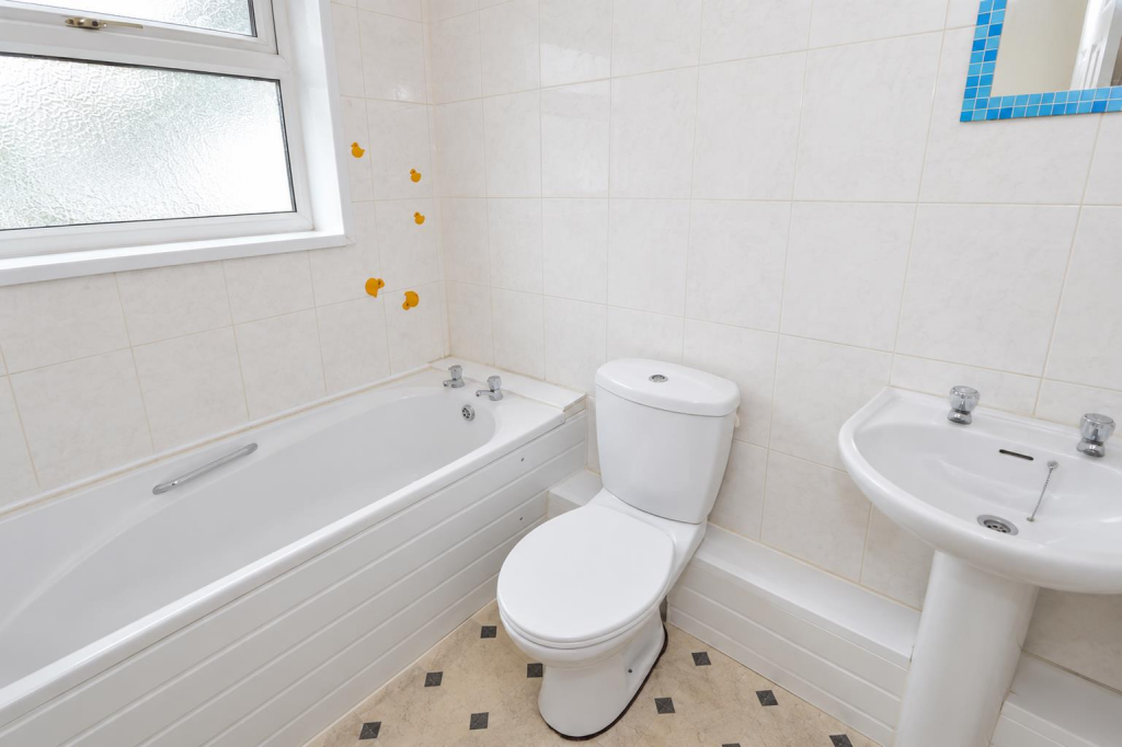 Apartment in Wakefield - More