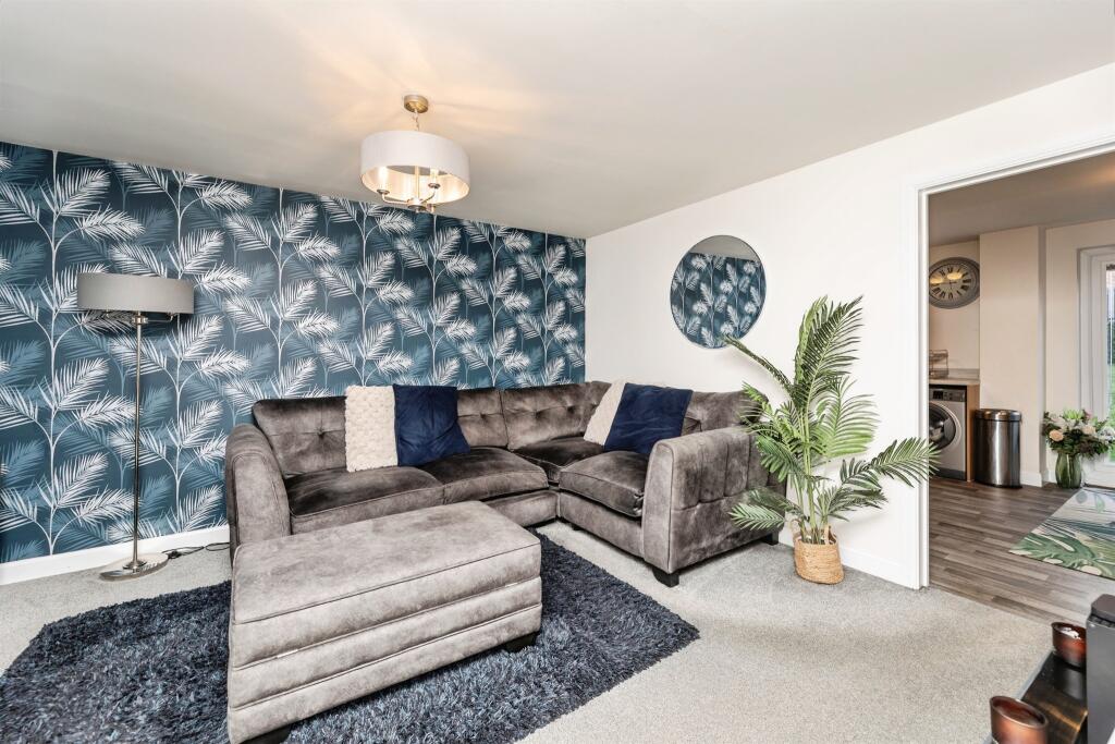 Paddock Rise, East Ardsley, Wakefield photo 3