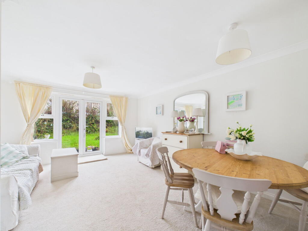 30, Catchfrench Crescent photo 2