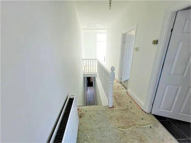 Apartment in Southend-on-Sea, Essex - View 4