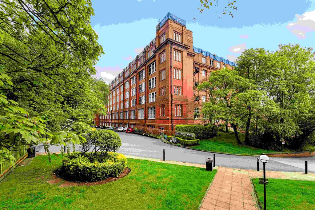 Main image of property: Blackburn Road, Bolton, Greater Manchester, BL1