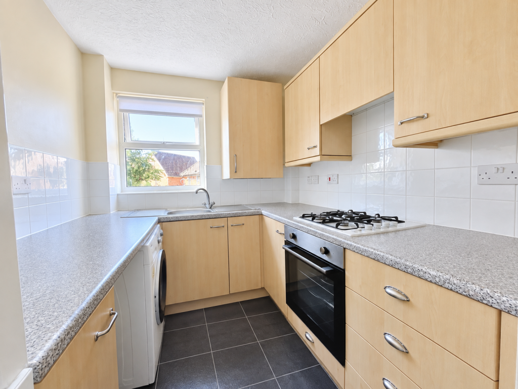 Apartment in Romford - View 4