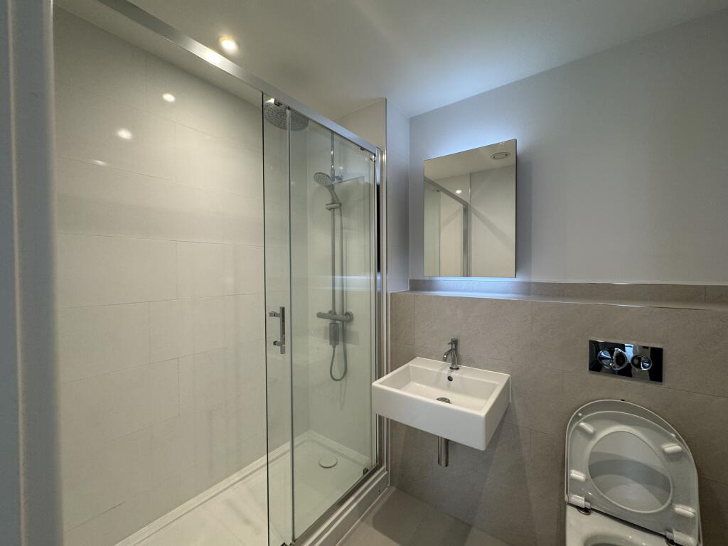 Apartment in Reading - View 5