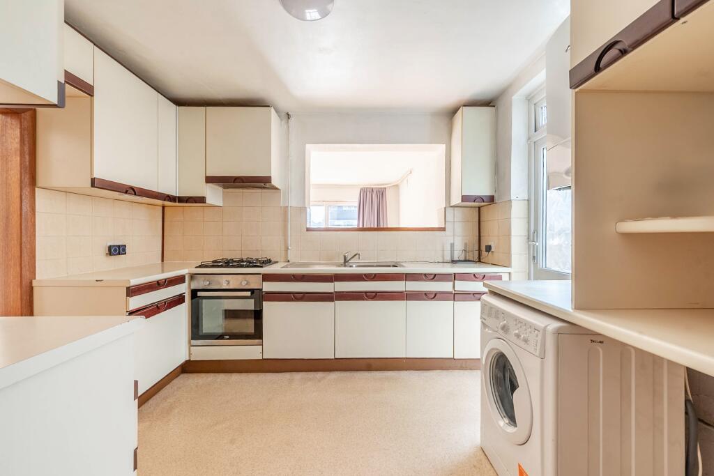House in London - View 5