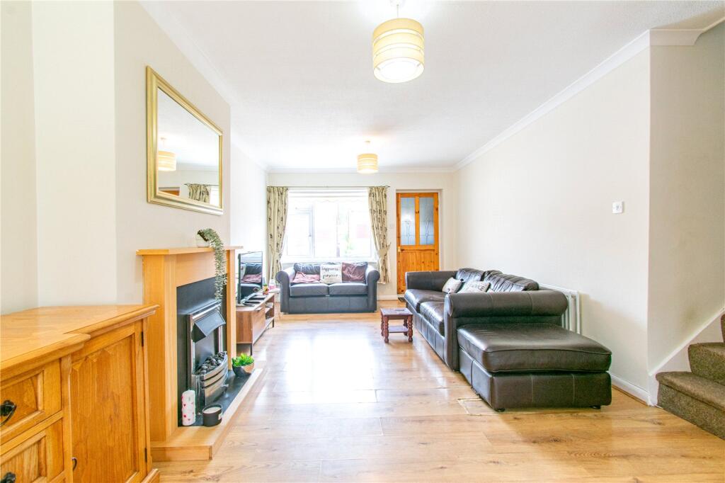 Sandown Way, Newbury, Berkshire, RG14 photo 3