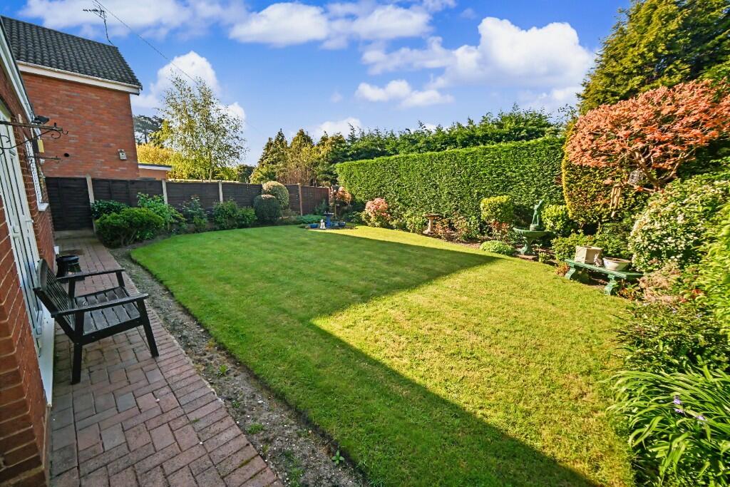 Saxon Court, Tettenhall, Wolverhampton, West Midlands, WV6 photo 4