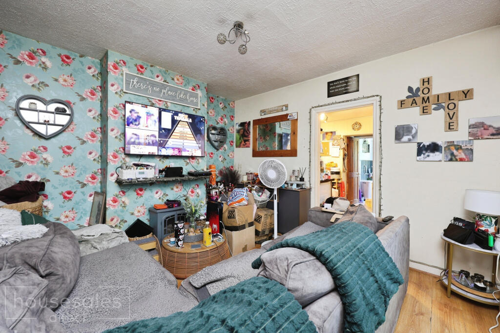 House in Portsmouth - More