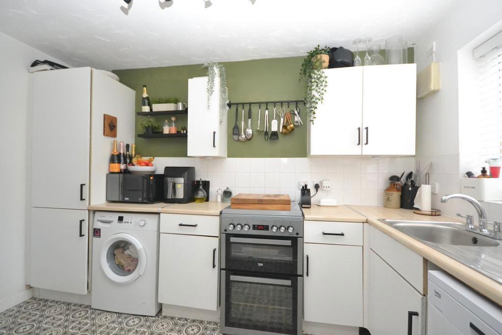Ladymeadow Court, Middleton, Milton Keynes, Buckinghamshire, MK10 9HZ photo 4