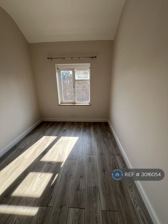 House in Watford - View 4