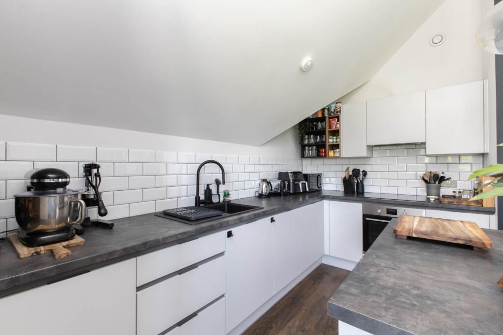 Apartment in Mid Sussex, Woodgate, Slaugham - More