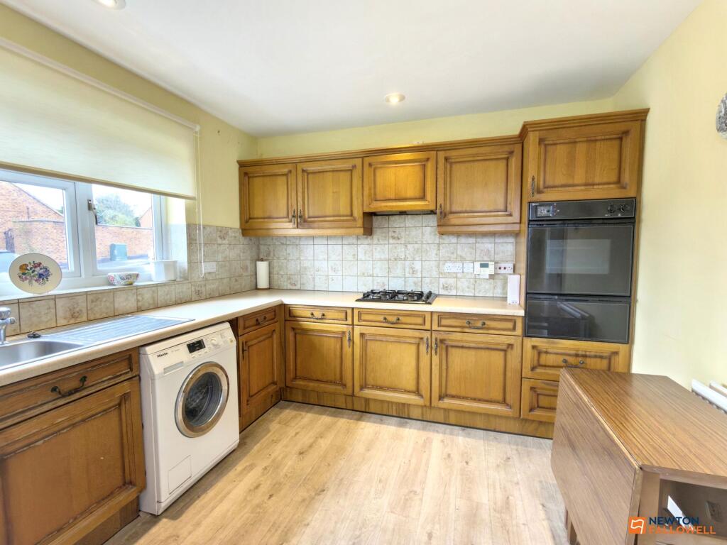St. Saviours Road, Coalville, LE67 photo 2