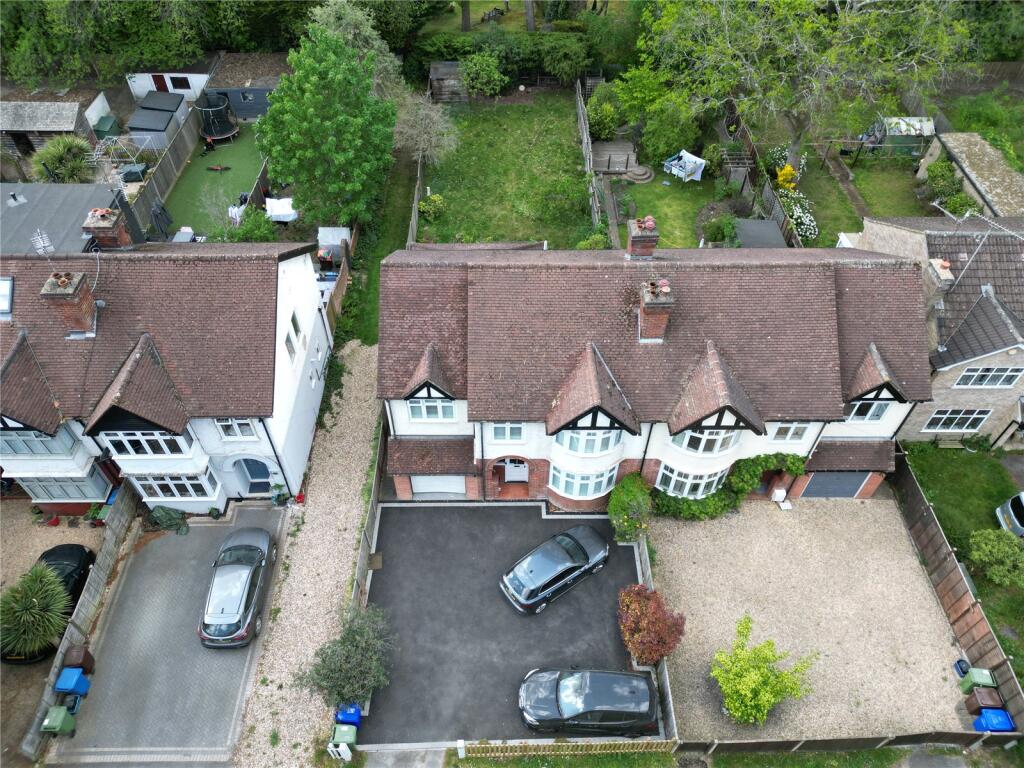 Farnborough Road, Farnborough, Hampshire, GU14 photo 2
