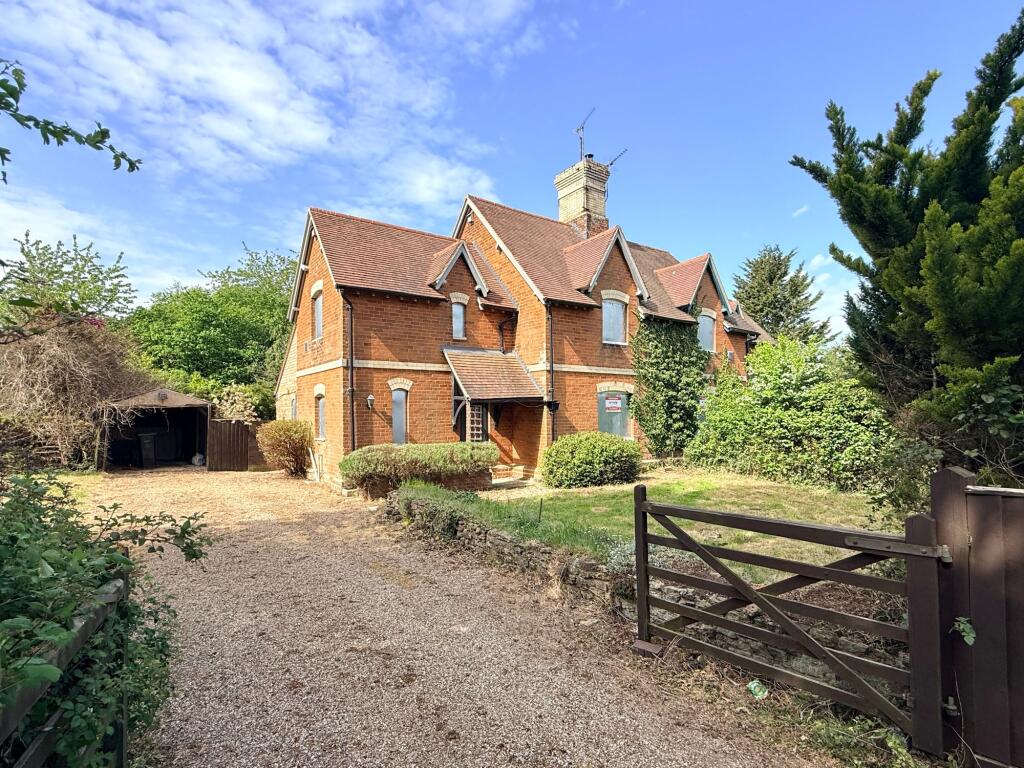 Main image of property: Park Road, Faringdon, SN7