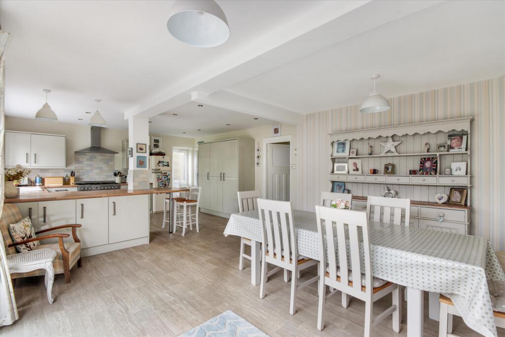 House in Tunbridge Wells, High Brooms, Southborough - View 3