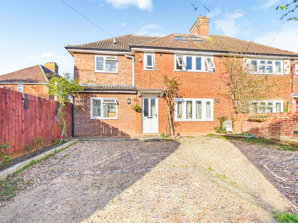 Main image of property: Paterson Road, Aylesbury, Buckinghamshire