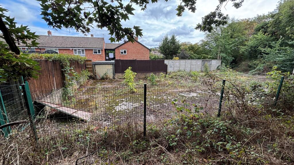 Land at 234 Lynch Hill Lane, Berkshire, SL2 2PX - View 5