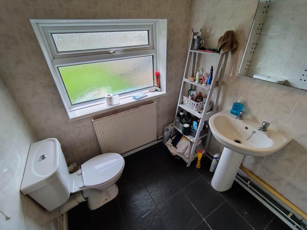 House in Cardiff, Maindy, Cathays - More