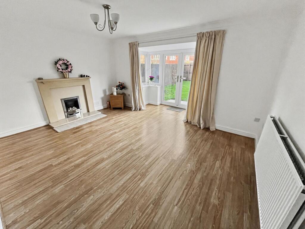 Newby Close, Bury, BL9 photo 3