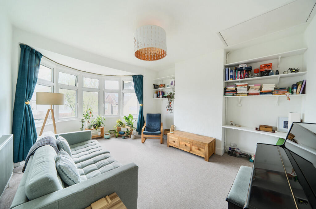 Main image of property: Bedford Avenue, High Barnet, EN5