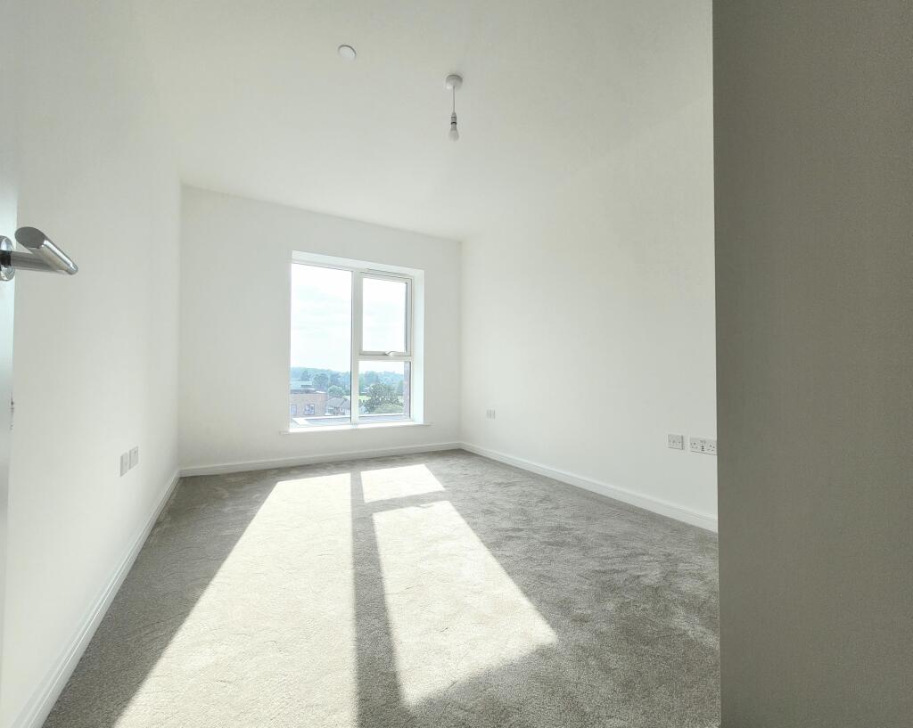 Apartment in Watford - View 3