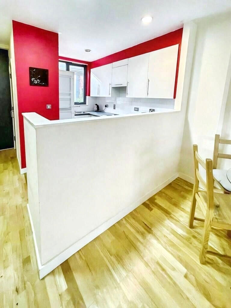 2 Crown Street, Leeds, West Yorkshire, LS2 7DA photo 4