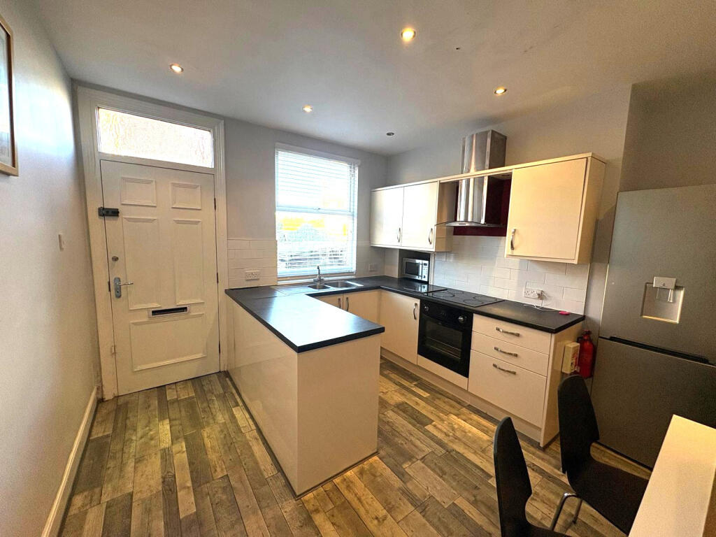 House in Leeds - View 5