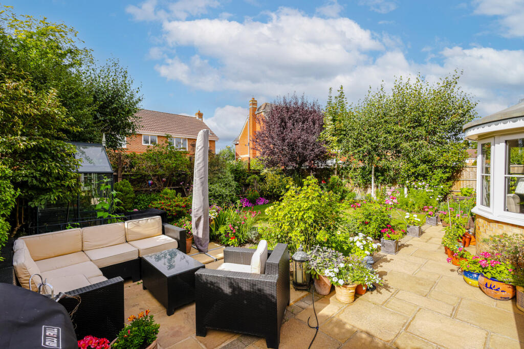 House in Rochford, Rayleigh - View 4