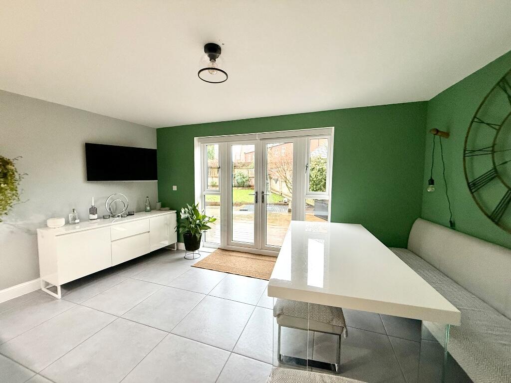Garrett Drive, Warwick, Warwickshire, CV34 - View 4