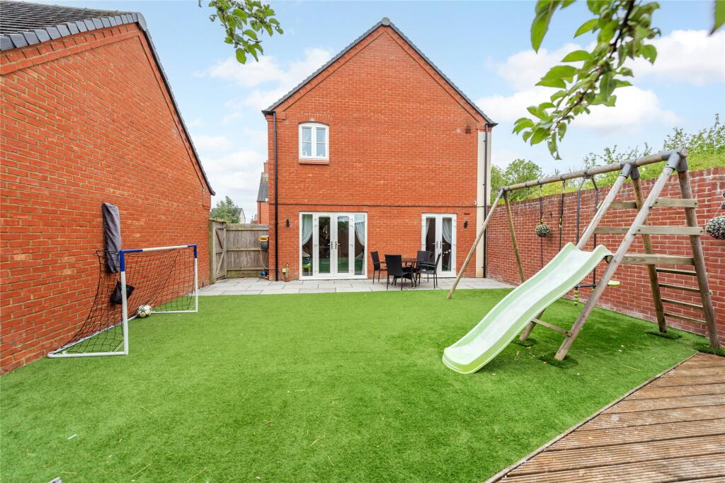 Ratcliffe Close, Old Stratford, Milton Keynes, Northamptonshire, MK19 photo 4