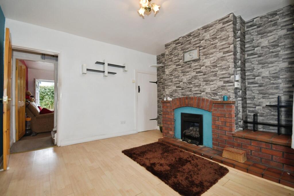 House in North East Derbyshire, Grassmoor, Hasland and Winswick - View 4
