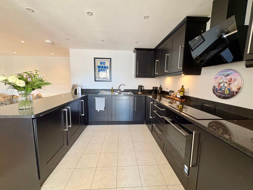Apartment in Torquay - View 4