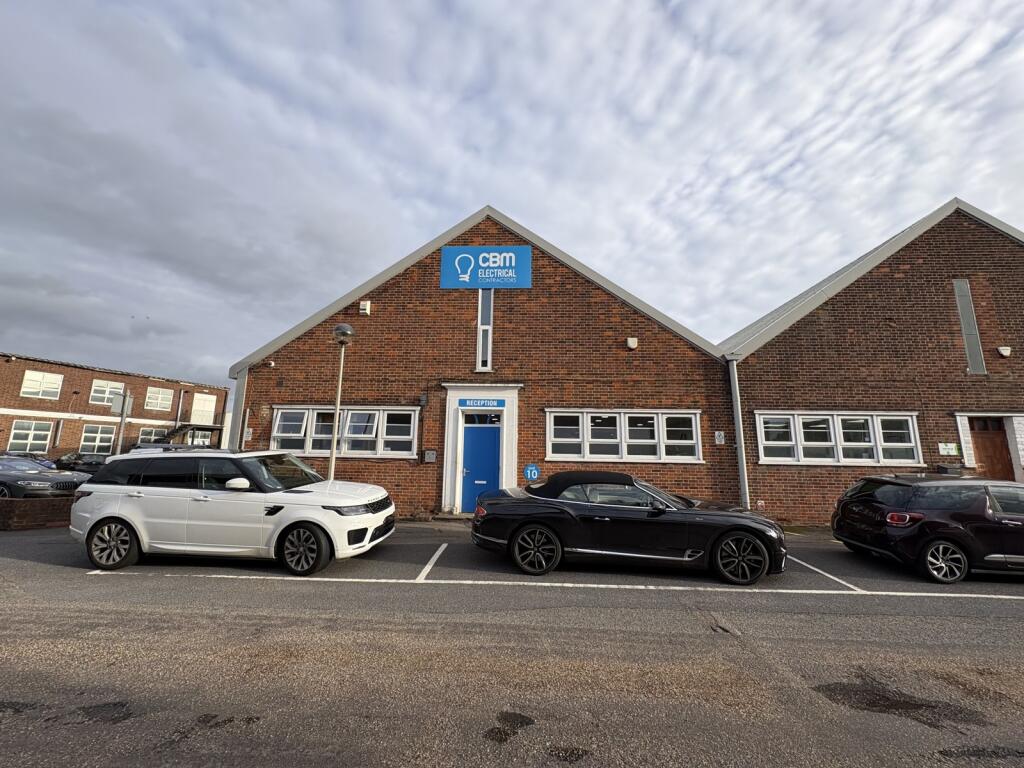 Main image of property: 10 Tewin Court, Welwyn Garden City, East Of England, AL7