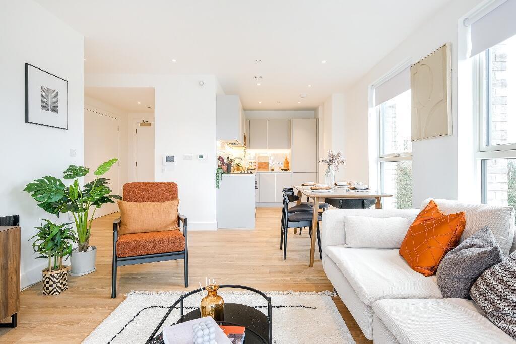 Henley Cross,
Kidbrooke,
London,
SE3 9JU photo 4