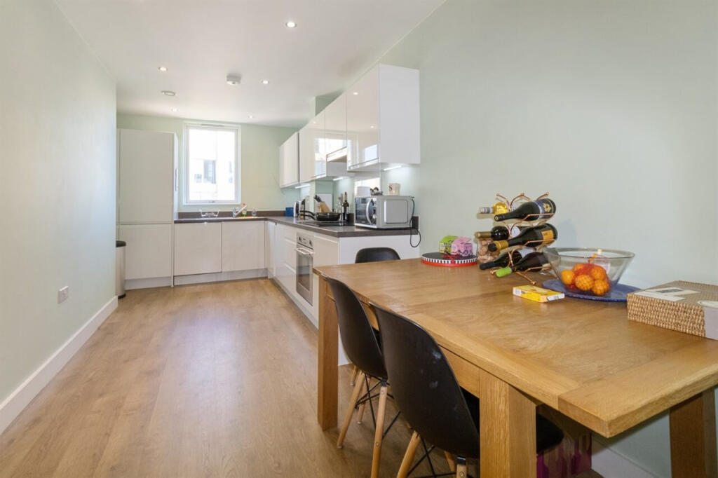 Apartment in London - View 4