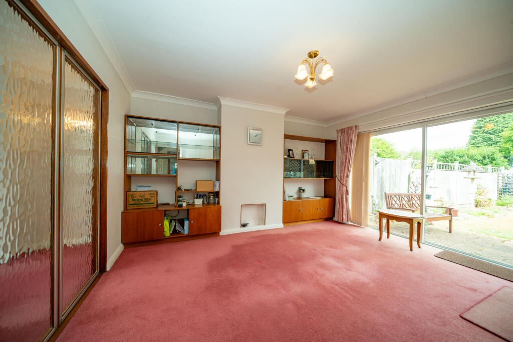 House in Dacorum, Leverstock Green - More