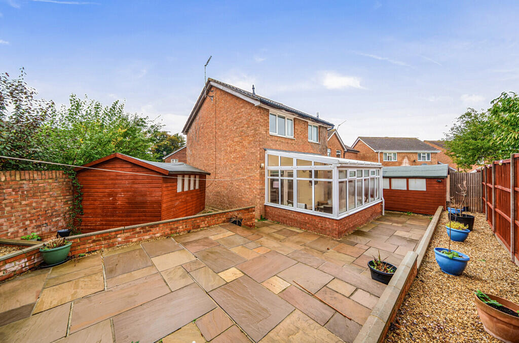 York Close, Towcester, Northamptonshire, NN12 photo 2