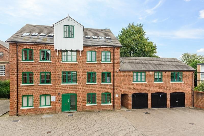 Main image of property: Holters MiIl, The Spires