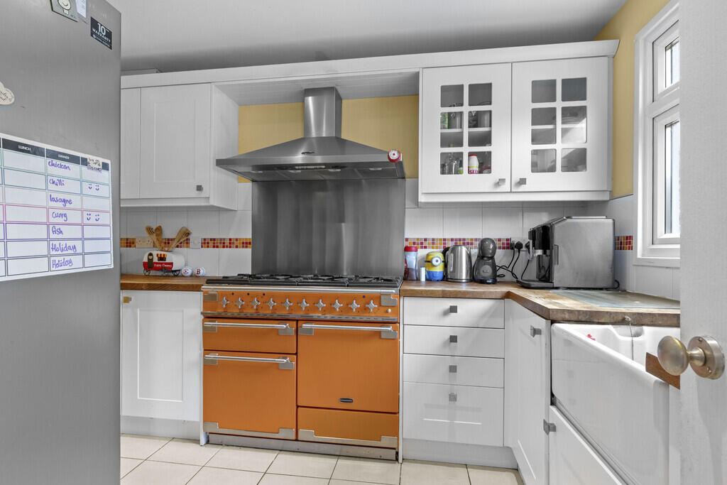 House in Hemel Hempstead - More