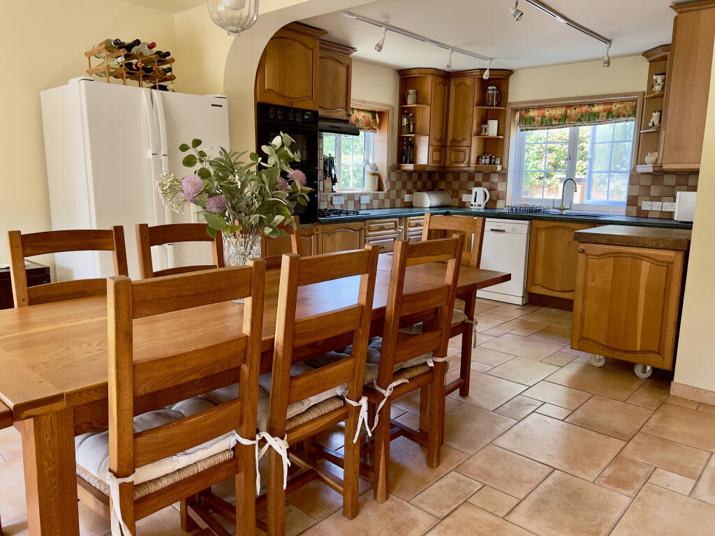 House in Taunton - View 3
