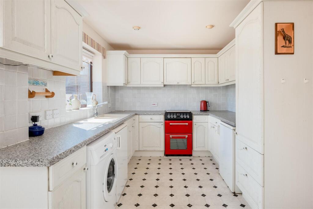 House in Stratford-on-Avon, Shipston on Stour - More