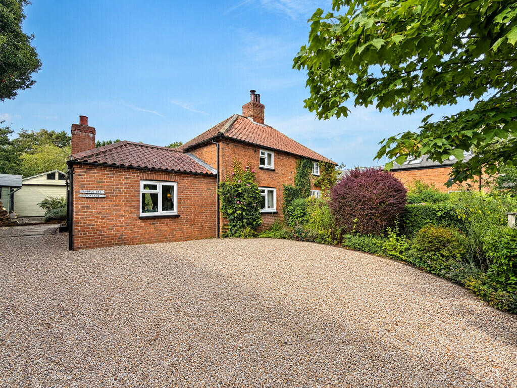 Main image of property: Bumble Bee Cottage, Barkwith Road, South Willingham, LN8 6NN