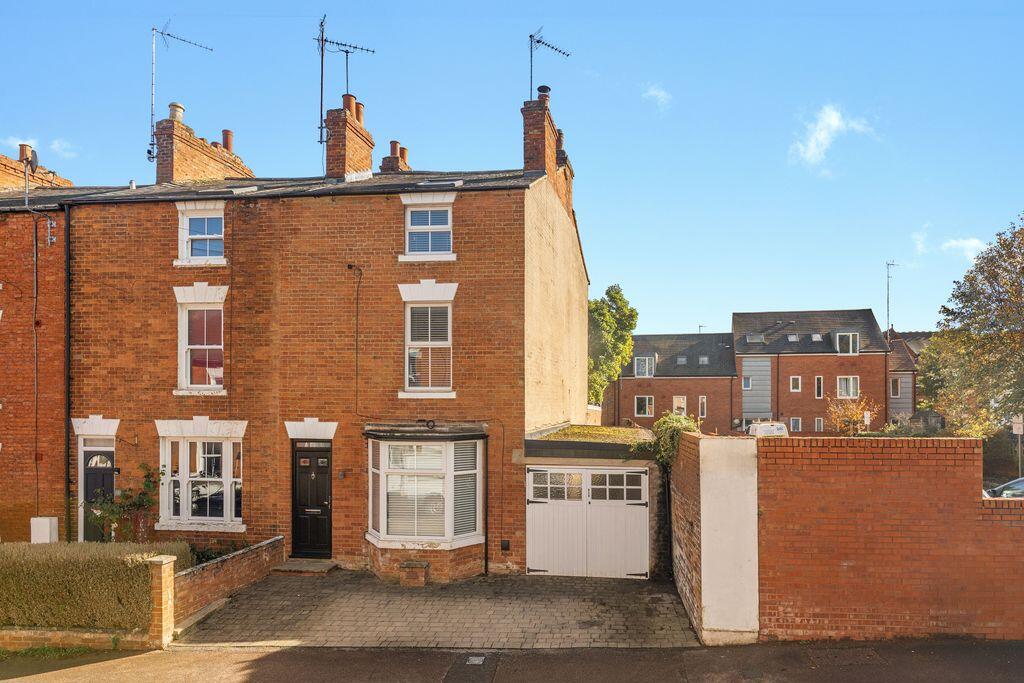 4-bed terraced on Marlborough Place, Banbury, £435,000