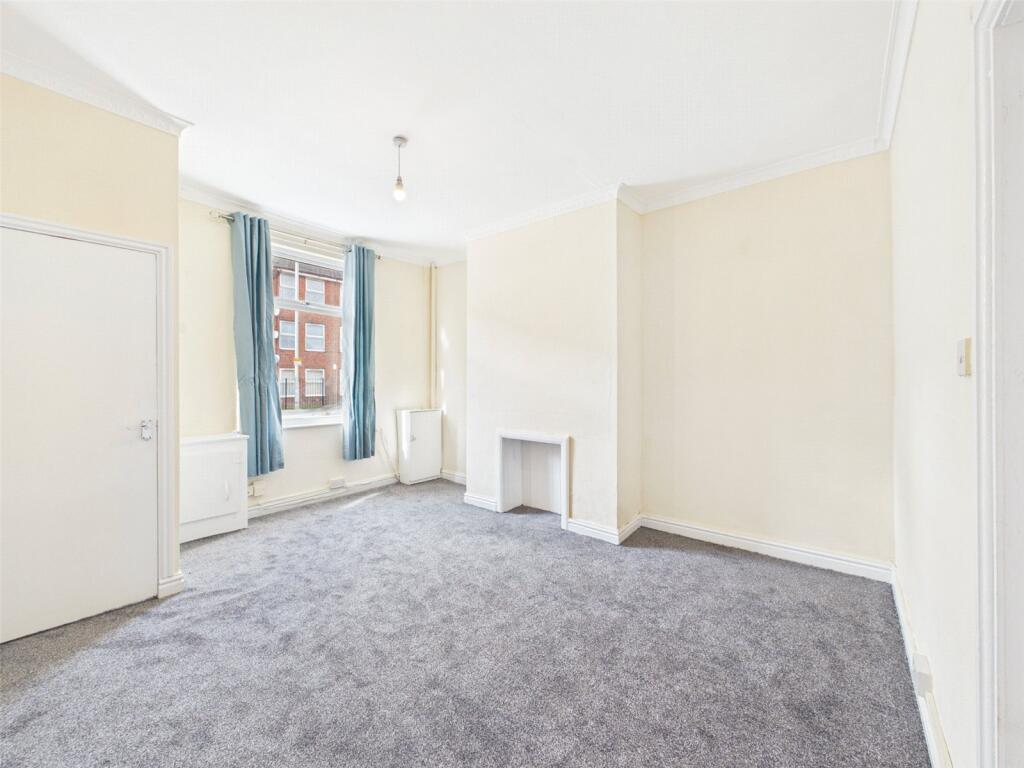 Ashton Road, Denton, Manchester, M34 photo 4