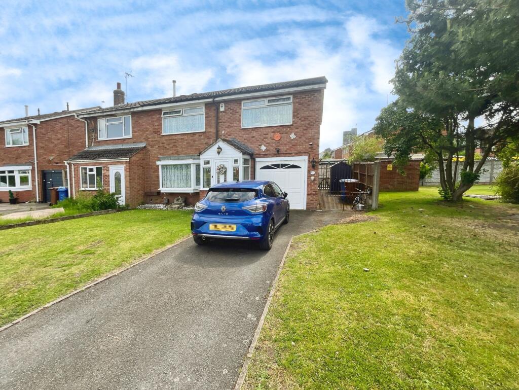 4-bed semi-detached on The Grange, Burton-On-Trent, DE14, £285,000
