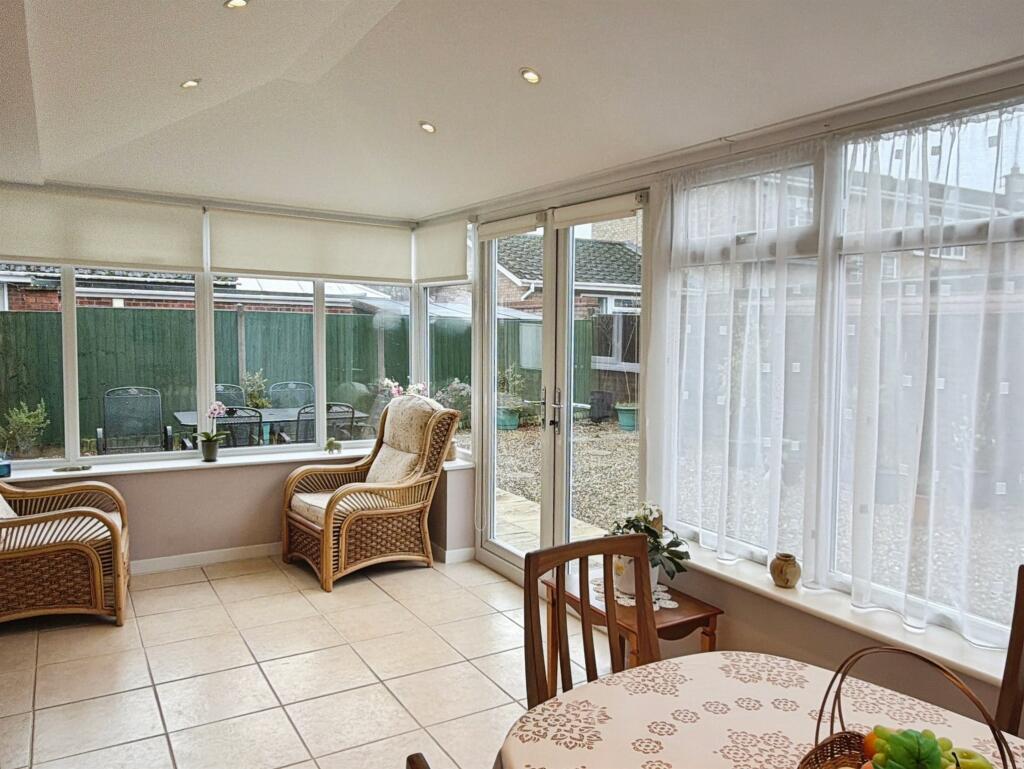 Saxon Way, Bourne photo 4