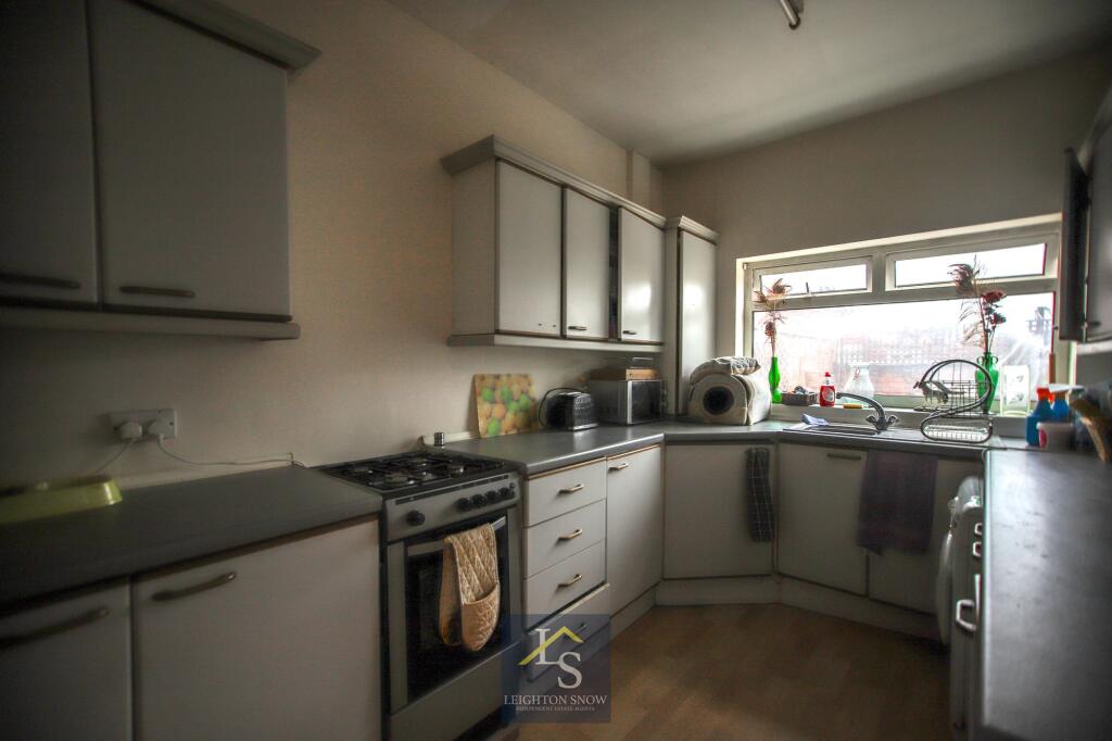 House in Stockport, Bridgehall, Adswood - More