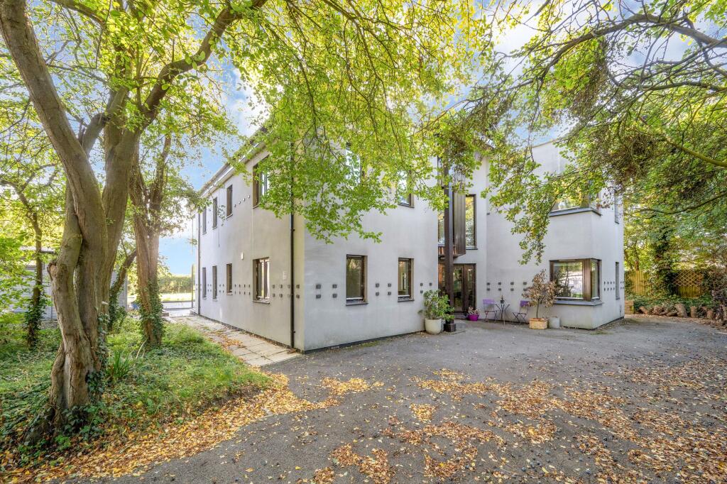 4-bed detached on Big Green, Warmington, PE8, £910,000