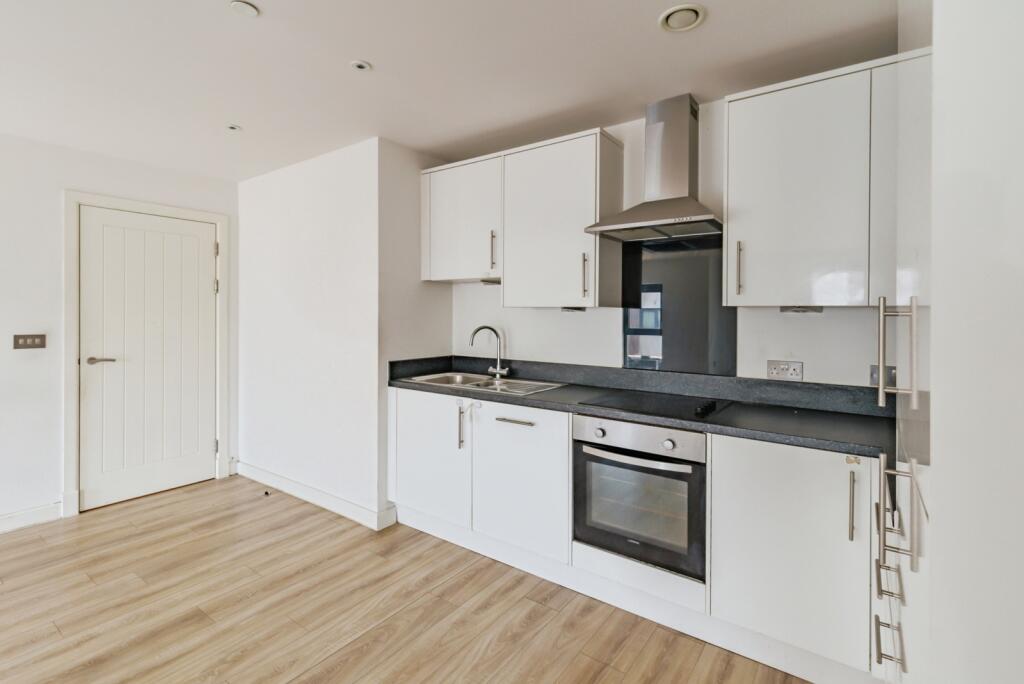 Apartment in Horsham, Oakhill - View 5